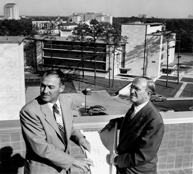R. Lee Clark，M.D。和M.D.的Fred Elliott，MD Anderson，1960年