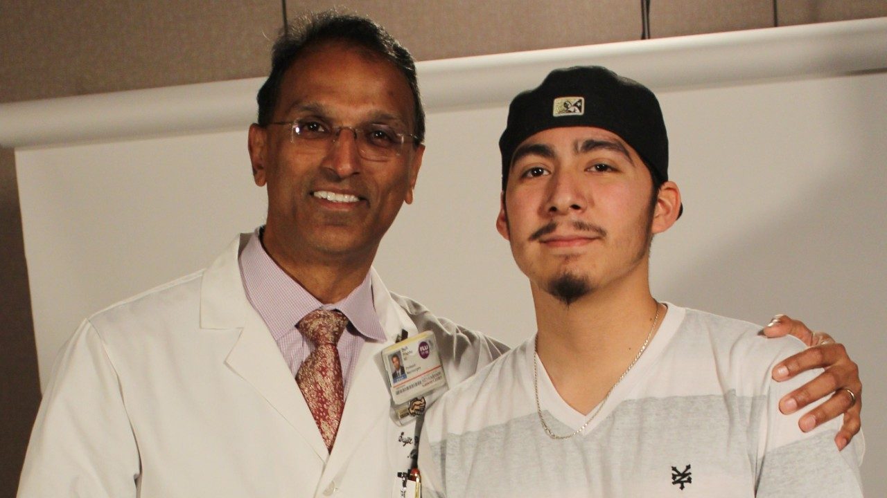 脑肿瘤生存者Robert Alvarez和M.D.