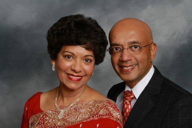 Vijay和MarieGoradia